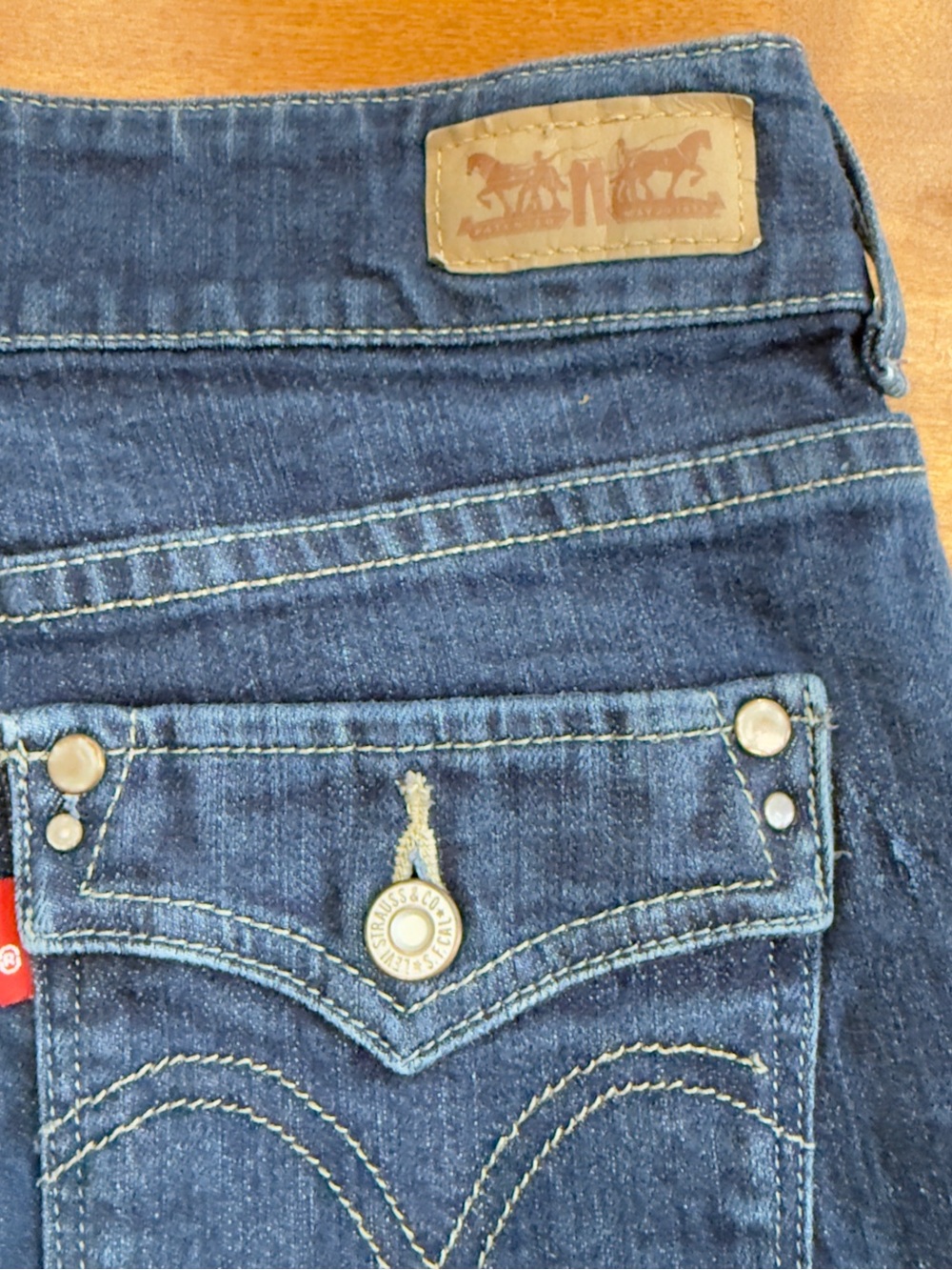 Levi's Womens 526 Slender Boot Cut Dark Wash Jeans 6S W28 L30  ‘R’ Tag - Picture 8 of 12